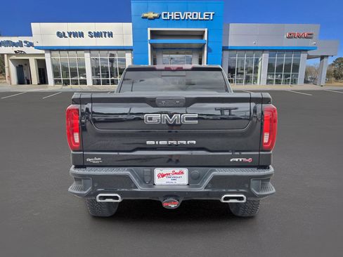 Used 2023 GMC Sierra 1500 AT4 w/ Technology Package AWD/4WD image 8