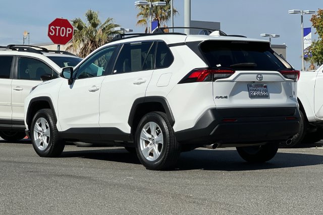 Used 2019 Toyota RAV4 XLE w/ Convenience Package FWD image 6