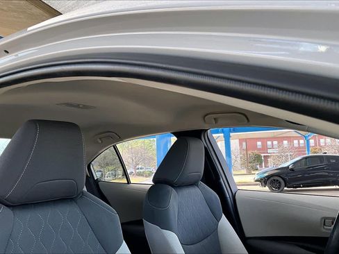 Used 2022 Toyota Corolla LE image 13