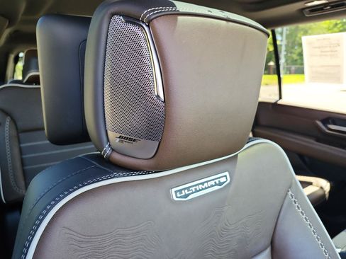 Certified 2025 GMC Yukon XL Denali Ultimate AWD/4WD image 10