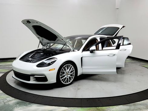 Used 2019 Porsche Panamera 4 image 9