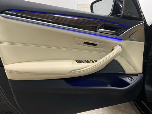 Used 2019 BMW 540i image 30