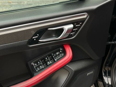 Used 2017 Porsche Macan GTS image 12