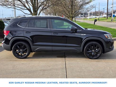 Used 2024 Volkswagen Taos SE image 2