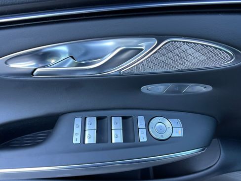 Used 2023 Genesis GV70 2.5T w/ Select Package image 12