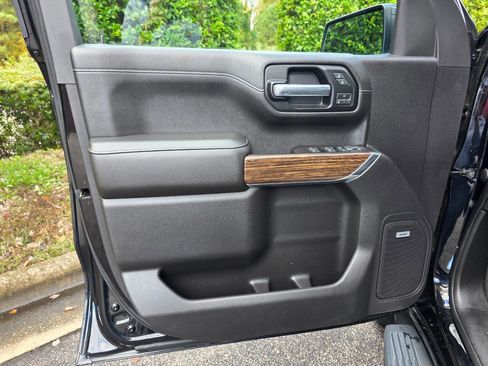 Used 2019 Chevrolet Silverado 1500 High Country w/ Z71 Off-Road Package image 10