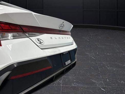 Used 2024 Hyundai Elantra Limited image 33