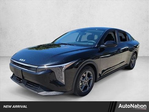 Used 2025 Kia K4 LXS image 1