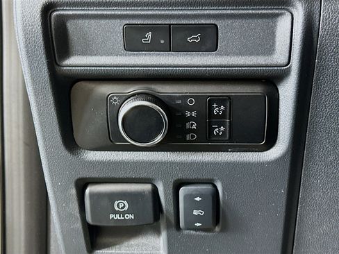 Used 2024 Ford Expedition XLT image 17