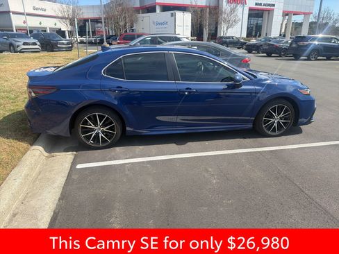 Used 2023 Toyota Camry SE image 15