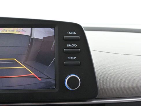 Used 2023 Hyundai Elantra SEL image 21