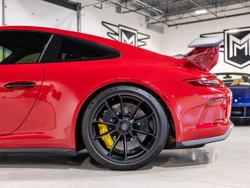 Used 2018 Porsche 911 GT3 w/ Sport Chrono Package image 18