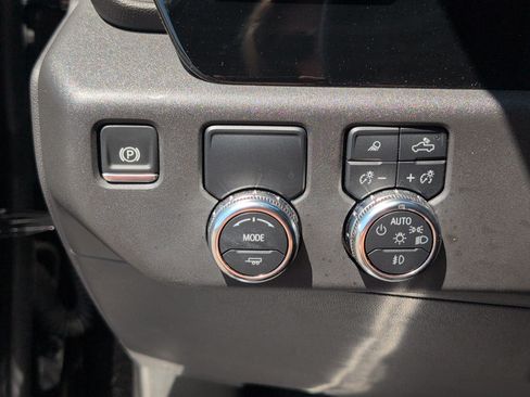 Used 2024 GMC Sierra 1500 SLT w/ SLT Premium Package RWD image 28