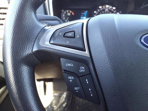 Used 2020 Ford Fusion SE image 25