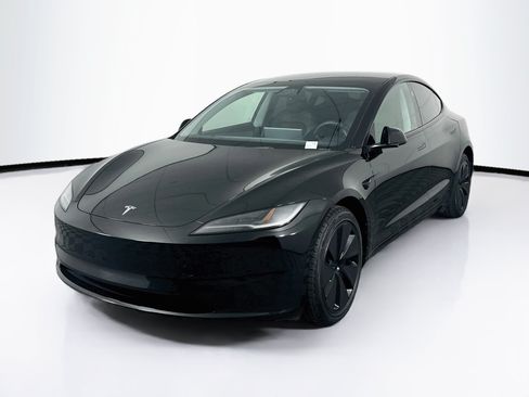 Used 2024 Tesla Model 3 Long Range RWD image 3