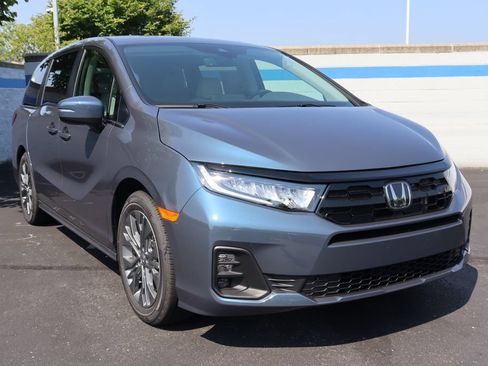 Used 2026 Honda Odyssey Touring image 7