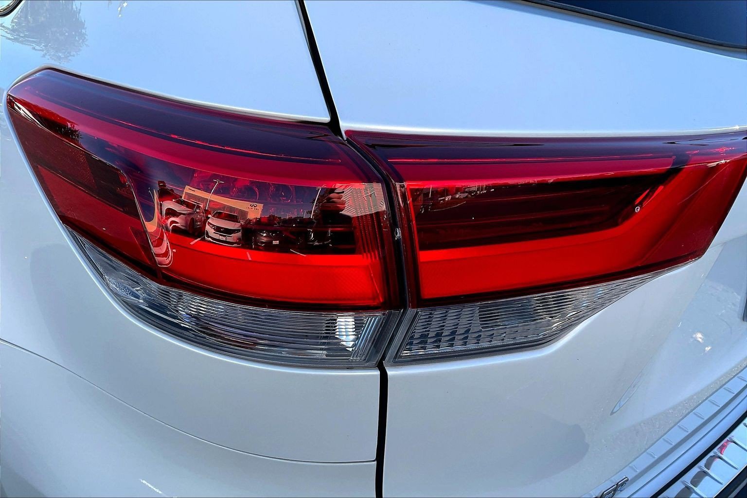 Used 2017 Toyota Highlander Limited Platinum AWD/4WD image 22