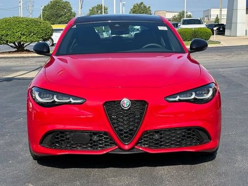 Used 2024 Alfa Romeo Giulia Sprint RWD image 2