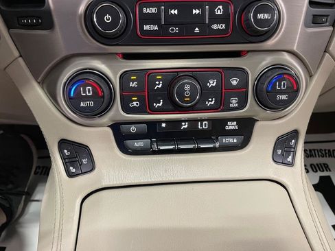 Used 2015 GMC Yukon Denali w/ Touring Package AWD/4WD image 38