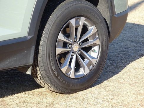 Used 2025 Chevrolet Equinox LT image 27