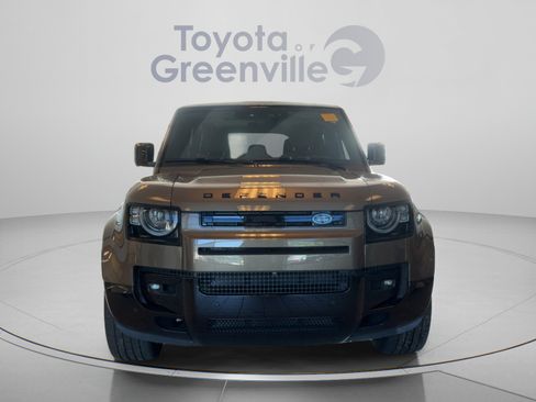 Used 2025 Land Rover Defender 110 X-Dynamic SE AWD/4WD image 9