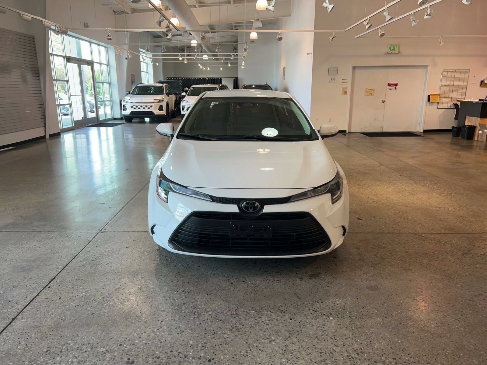 Used 2025 Toyota Corolla LE FWD image 4