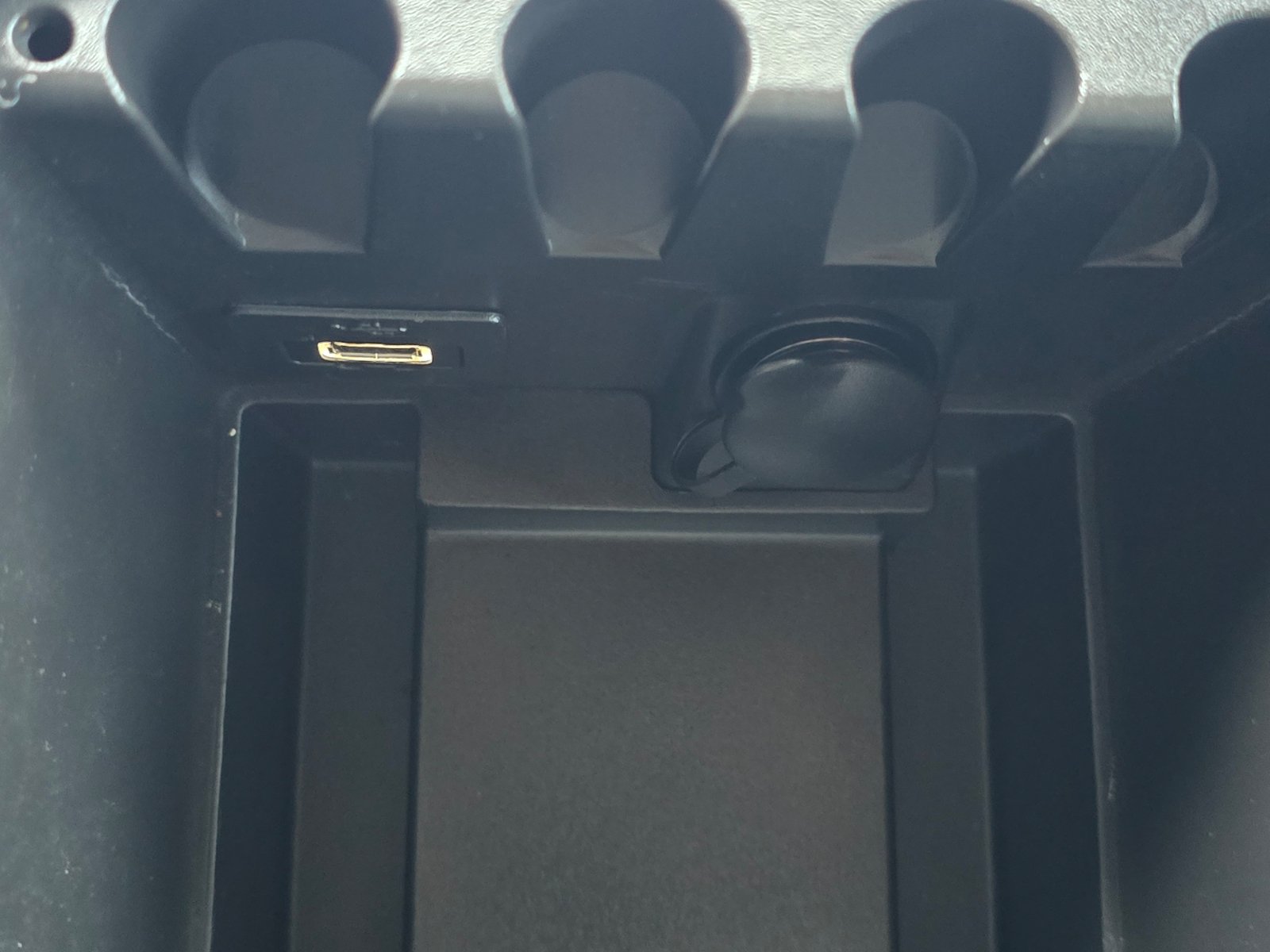 Used 2012 Dodge Challenger R/T RWD image 20