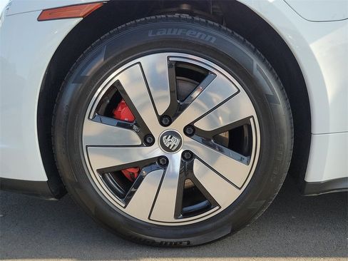 Used 2021 Porsche Taycan 4S image 24