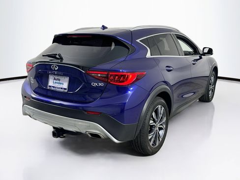 Used 2018 INFINITI QX30 Premium w/ Navigation Package AWD/4WD image 5