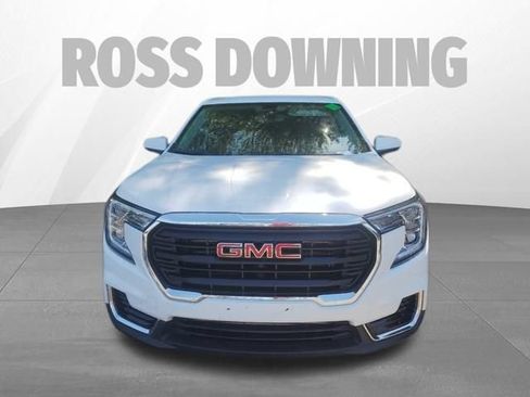 Used 2024 GMC Terrain SLE FWD image 2