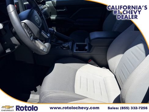Used 2025 Toyota Tacoma TRD Off-Road AWD/4WD image 19