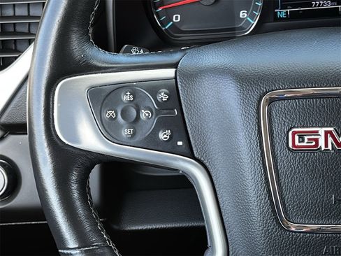 Used 2017 GMC Yukon SLT image 12