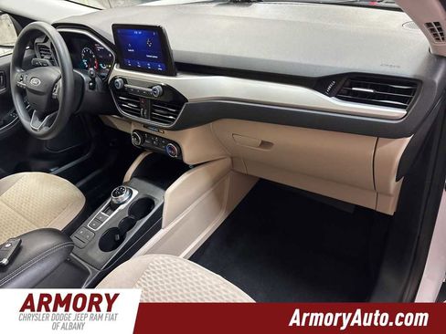 Used 2022 Ford Escape SE image 39