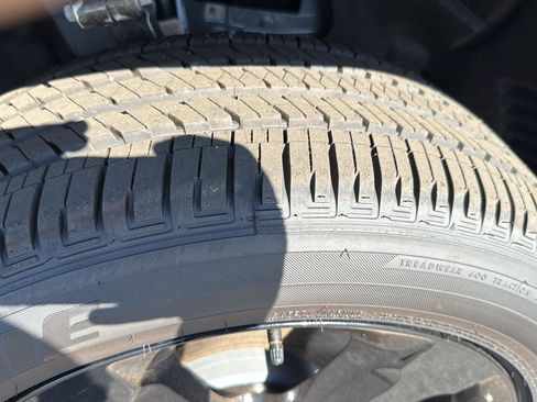 New 2025 Jeep Grand Cherokee Altitude image 10