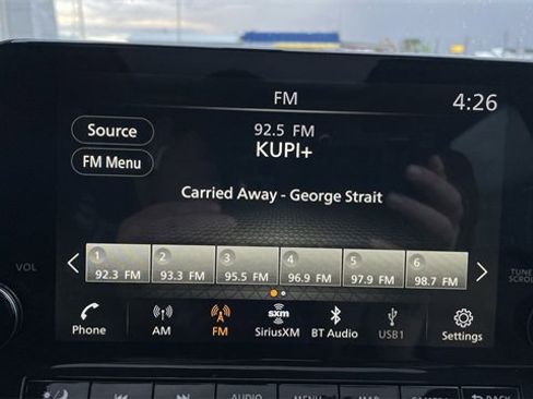 Used 2025 Nissan Pathfinder Platinum image 16