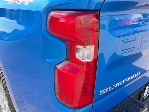 Used 2025 Chevrolet Silverado 1500 LT AWD/4WD image 32