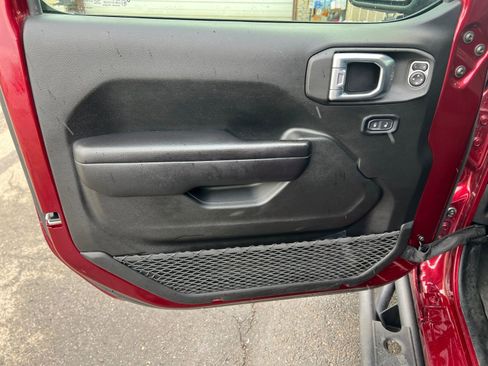 Used 2021 Jeep Wrangler Unlimited Sport image 19