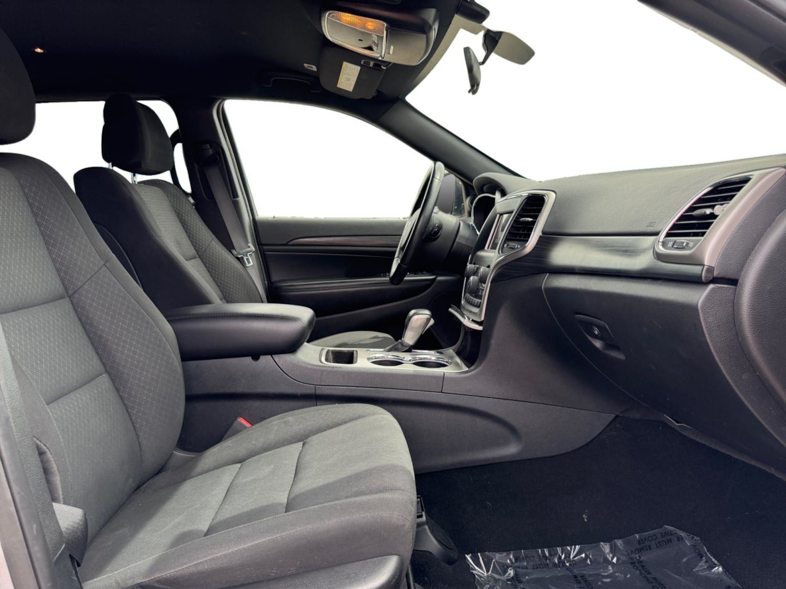 Used 2019 Jeep Grand Cherokee Laredo AWD/4WD image 17