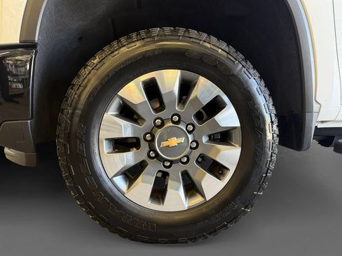 Used 2024 Chevrolet Silverado 2500 Custom w/ Custom Value Package AWD/4WD image 15