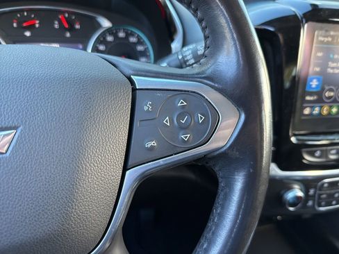 Used 2020 Chevrolet Traverse LT image 33