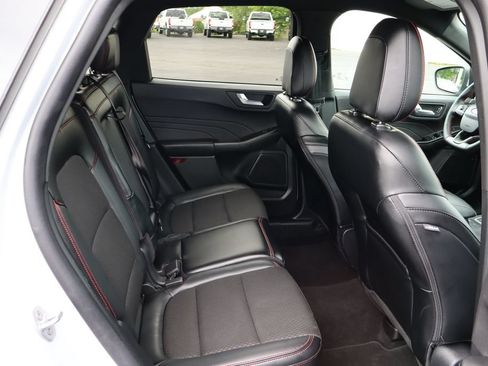 Used 2025 Ford Escape ST-Line Select AWD/4WD image 29