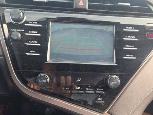 Used 2019 Toyota Camry SE FWD image 46