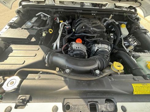 Certified 2016 Jeep Wrangler Unlimited Rubicon w/ Connectivity Group image 36