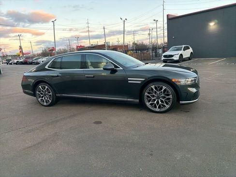 Used 2024 Genesis G90 3.5T image 3