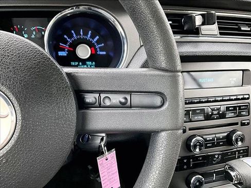 Used 2011 Ford Mustang Convertible w/ 101A Rapid Spec Order Code RWD image 19