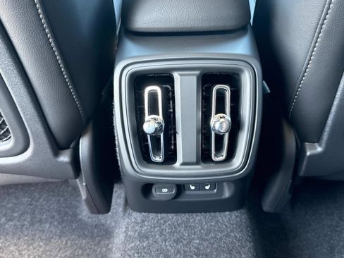 New 2026 Volvo XC40 B5 Ultra w/ Climate Package image 15