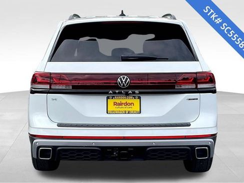 New 2025 Volkswagen Atlas Peak Edition SE image 4