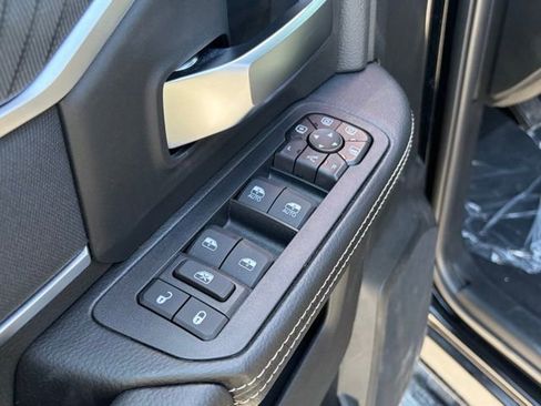New 2026 RAM 2500 Big Horn AWD/4WD image 12
