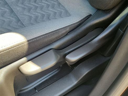 Certified 2023 Chevrolet Equinox LS FWD image 39