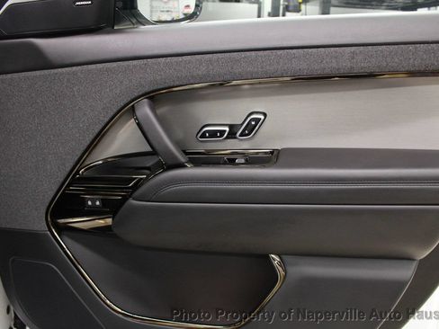 Used 2025 Land Rover Range Rover Sport SE AWD/4WD image 44